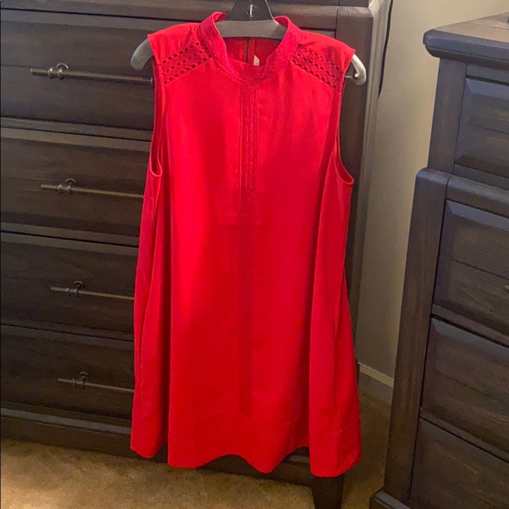 Sleeveless flowy dress